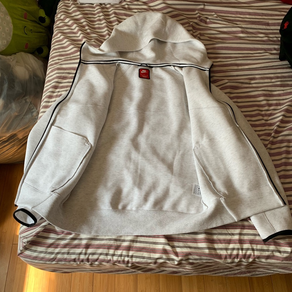 Nike tech worn once very good condition
